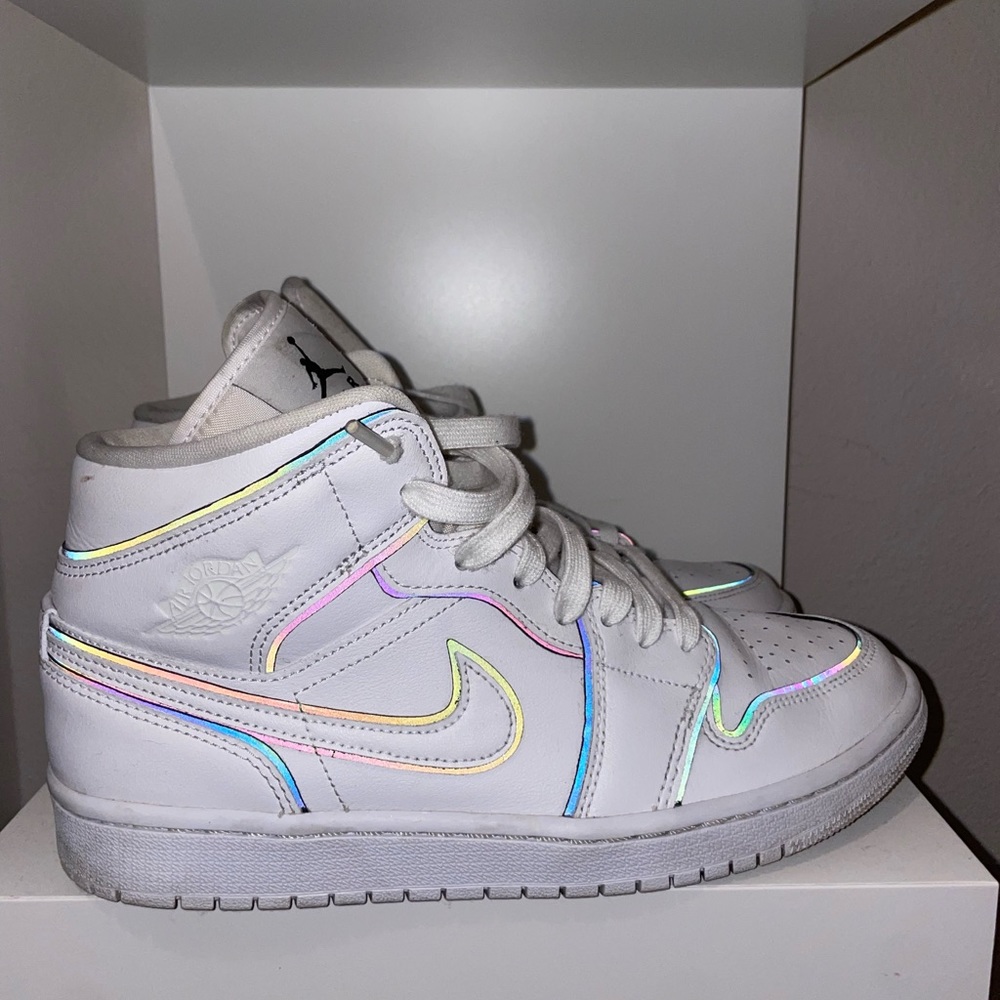 Jordan 1 mid